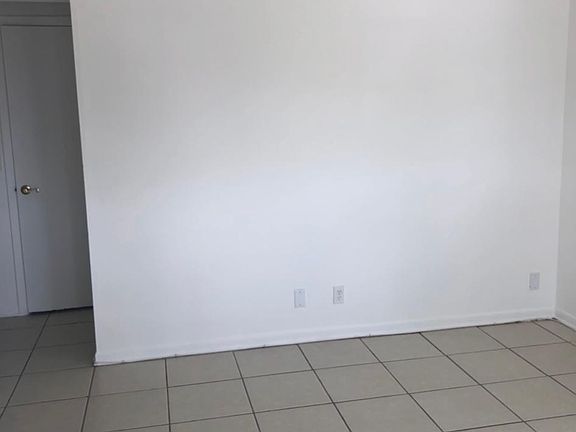 2nd image of 702 N L St APT 15