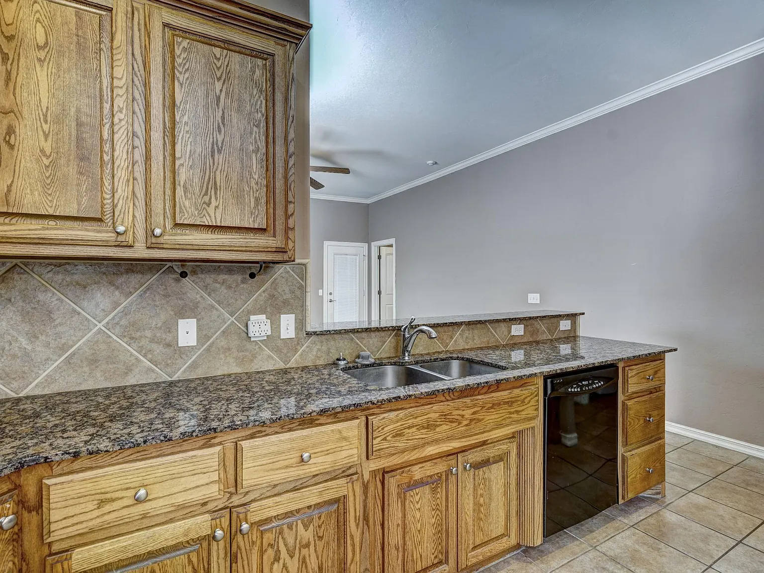 1313 Cedar Creek Dr — Photo 3