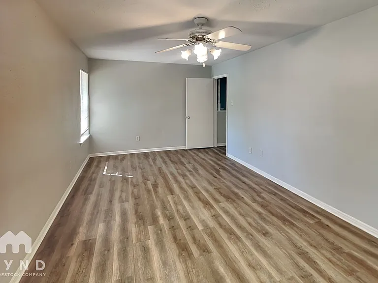 15110 Gladebrook Dr — Photo 15