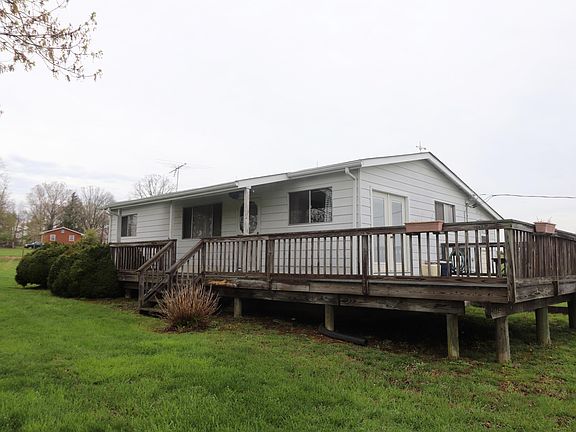 3rd image of 1228 Clover Creek Rd