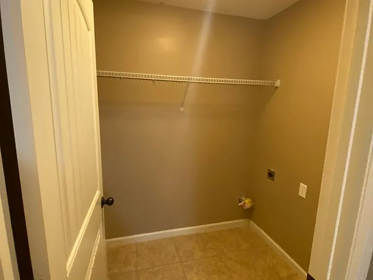 4898 Grant Dr — Photo 16