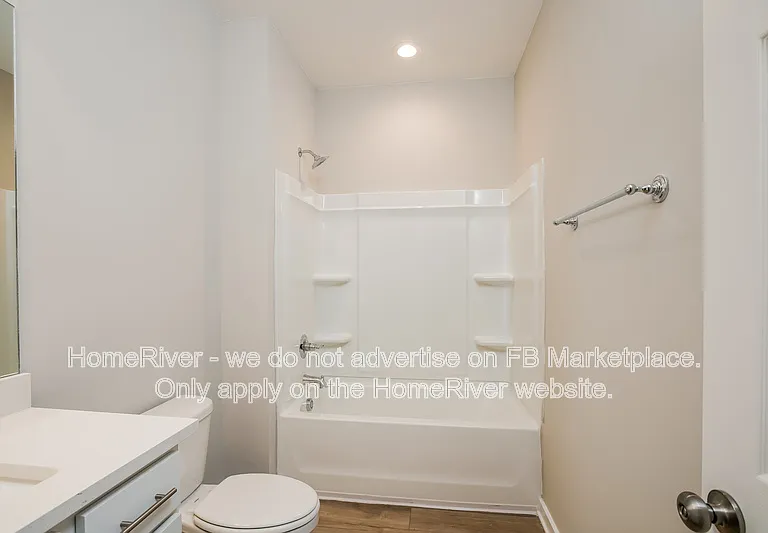 819 Temple St — Photo 12