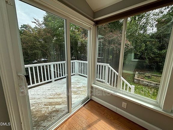 5th image of 124 Factors Walk Ln