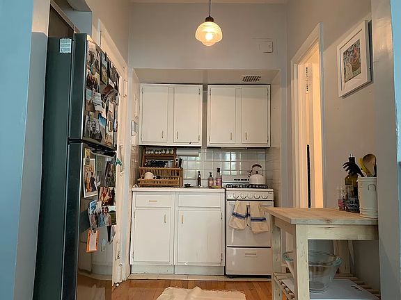 4th image of 322 W 77th St APT 4A