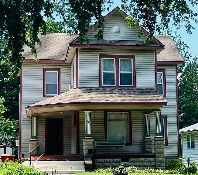 805 N Catalpa St — Photo 2