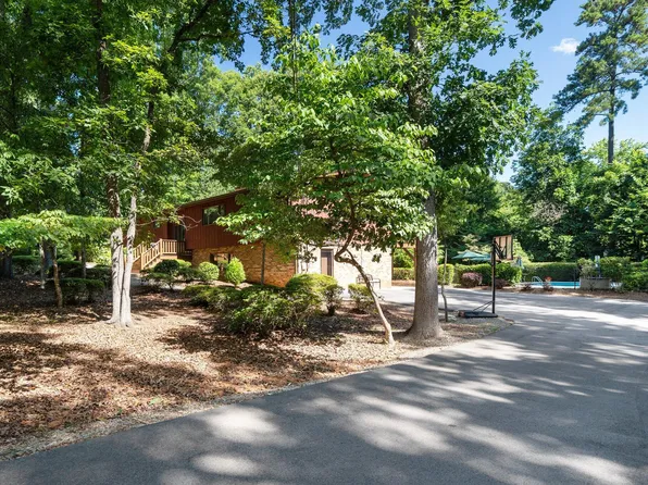 6406 Arnold Rd, Raleigh, NC 27607