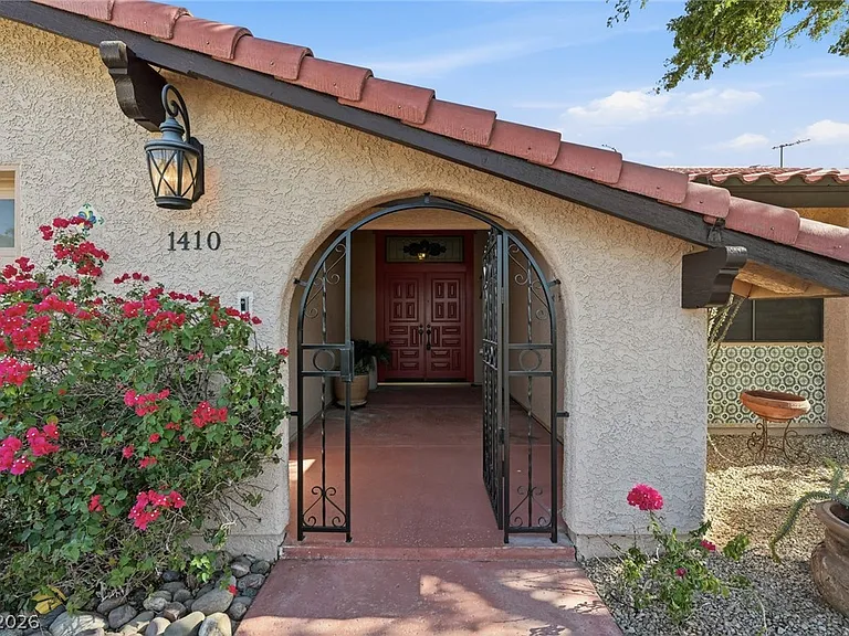 1410 S Monte Cristo Way — Photo 7