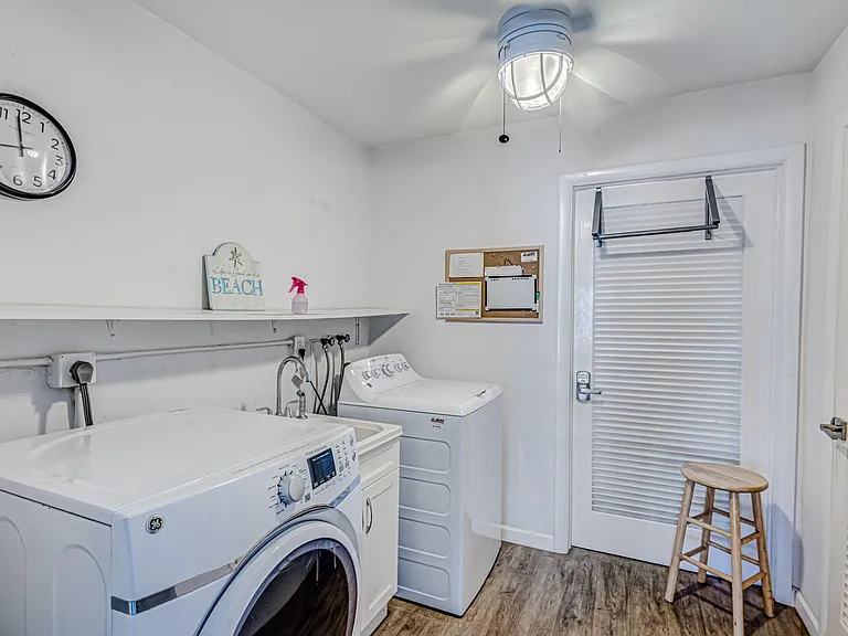 100 Shore Ct #210 — Photo 45