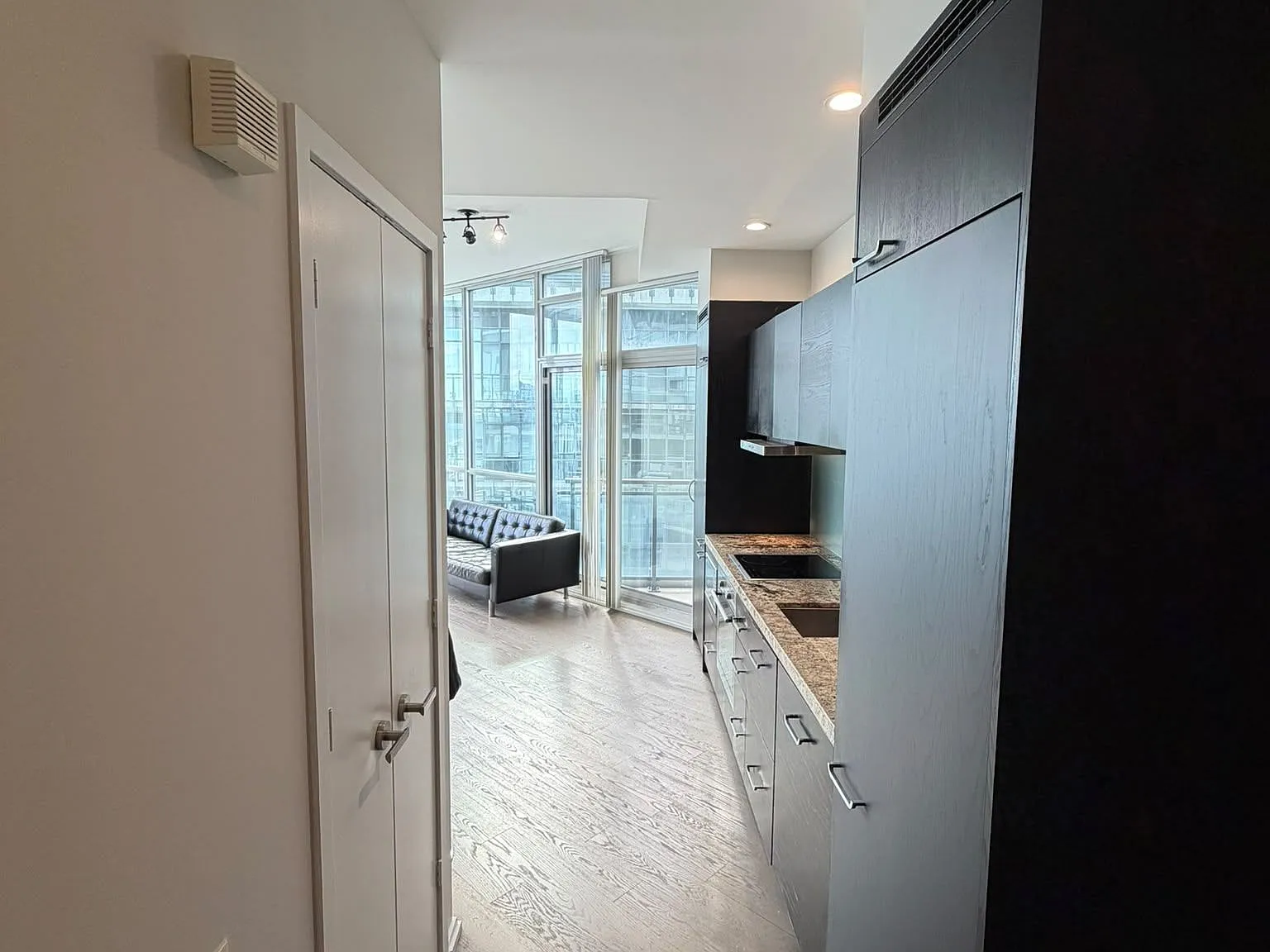 2 bed, $3,500 — Photo 2