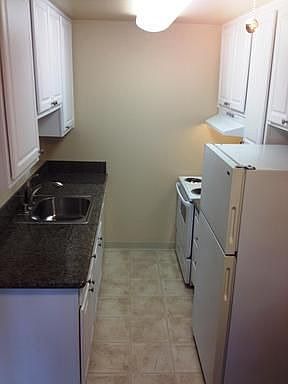 3rd image of 1312 G St APT 3