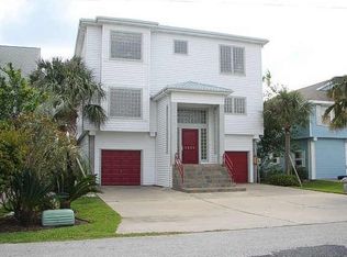 1831 Port O Call St, Tiki Island, TX 77554