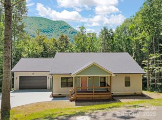 255 Davy Crockett Dr, Maggie Valley, NC 28785