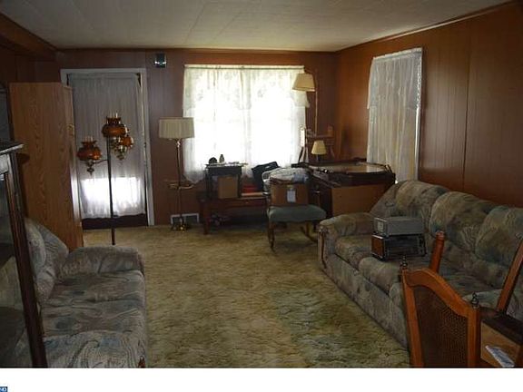 5th image of 113 Keller Ave