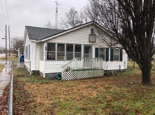 194 E Wilson Ave, Shawneetown, IL 62984