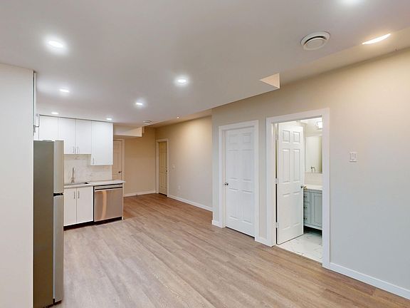 5th image of 163 Legacy Glen Ct SE