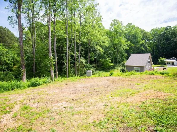 246 W Woodland Dr, Walhalla, SC 29691