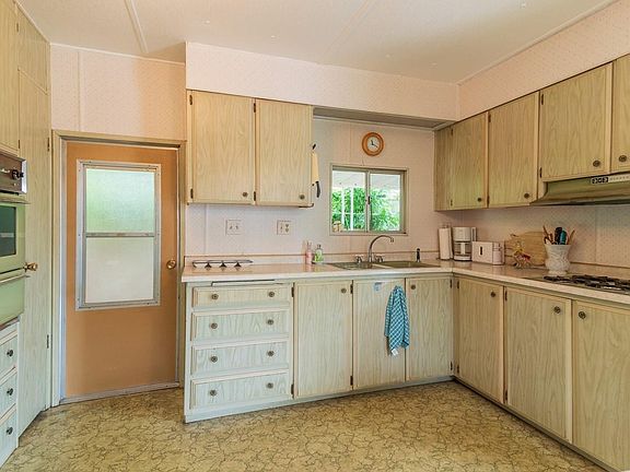 4th image of 1190 7th Ave #89