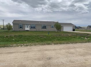 5494 Snowy Water Ln, Williston, ND 58801