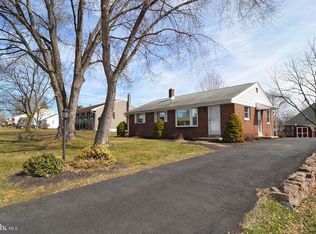 813 Lorane Rd, Reading, PA 19606