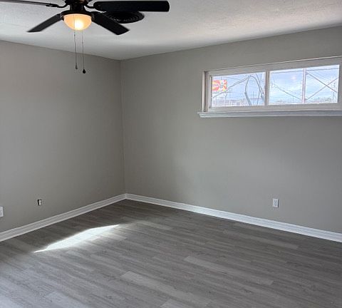 2nd image of 3807 Airline Dr #12