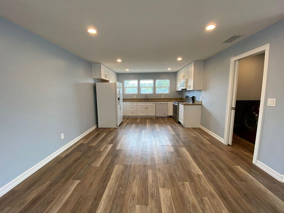 1st image of 915 Fairlane Ave #B