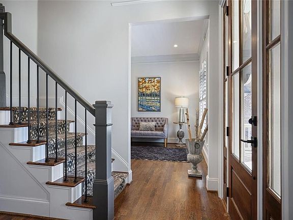 3rd image of 3385 Osborne Rd NE