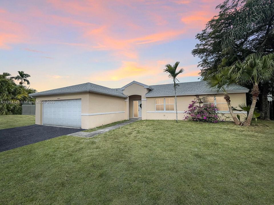 1st image of 4021 SW 70th Ter