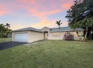 4021 SW 70th Ter, Davie, FL 33314