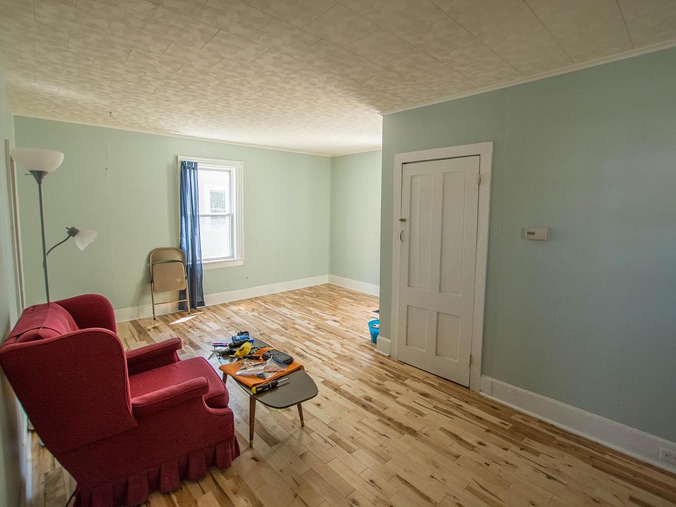 2nd image of 24 E Spring St #A