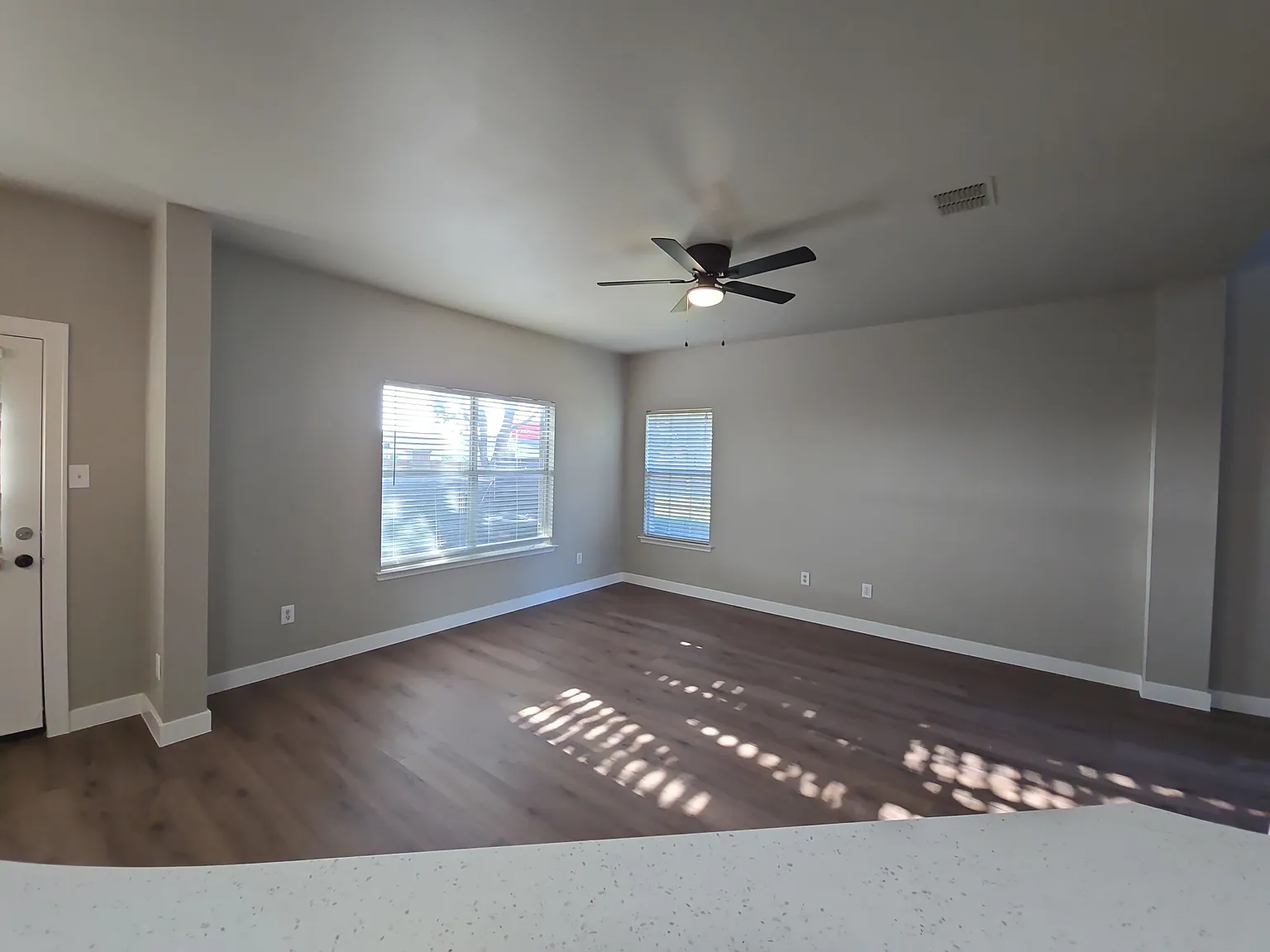 3 bed, 2.5 bath, 1597 sqft, $2,575 — Photo 4