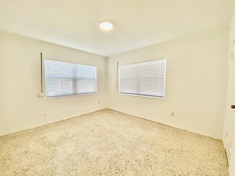 480 Alice Dr — Photo 15
