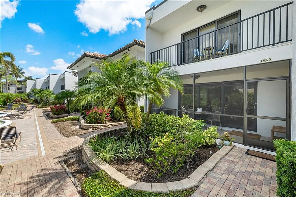 2 bed, 2.5 bath, 1570 sqft, $11,000 — Photo 1