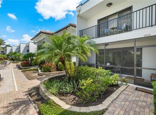1060 6th St S #1060, Naples, FL 34102