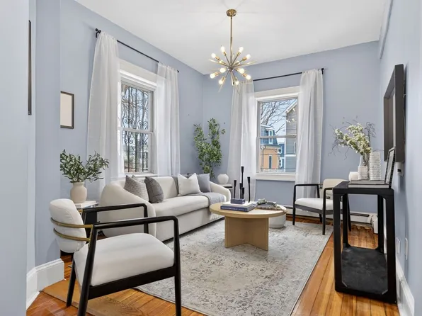 32 Robinwood Ave APT 7, Jamaica Plain, MA 02130