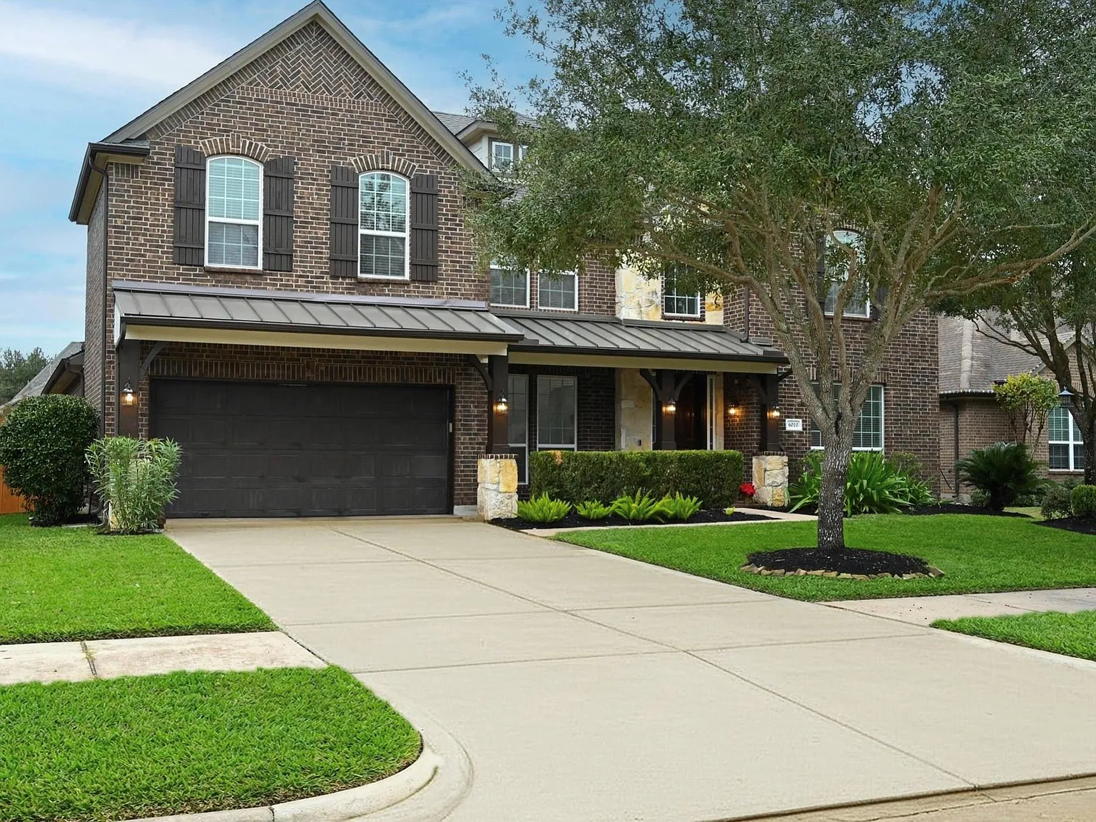 4 bed, 3.5 bath, 3721 sqft, $4,000 — Photo 2
