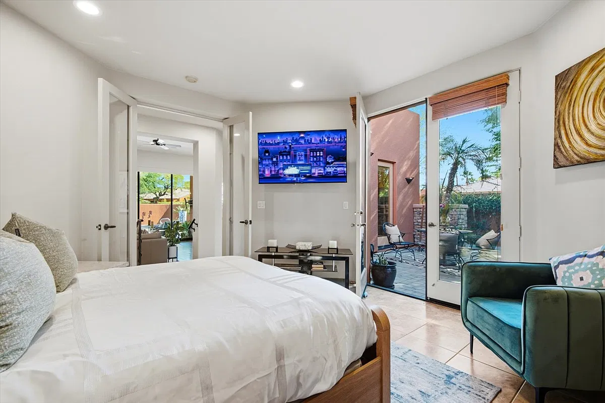 3 bed, 3.5 bath, 3251 sqft, $13,000 — Photo 4