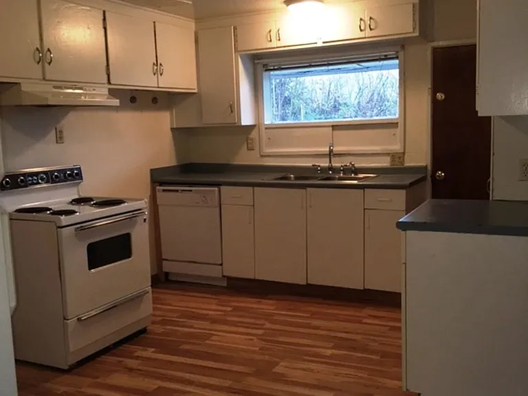 2815 Ferry St — Photo 14