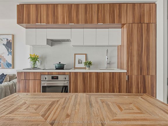 2nd image of 185 Roehampton Ave #1101