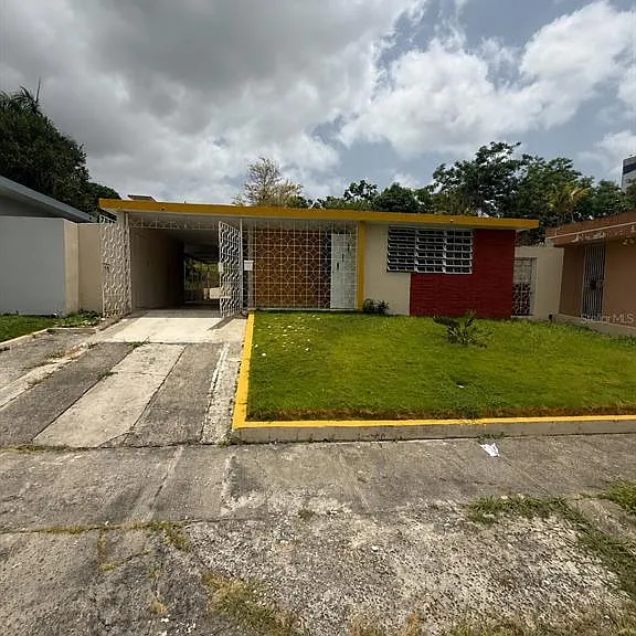 2 Calle 2 — Photo 2