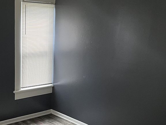 4th image of 7 Grove Ave #7