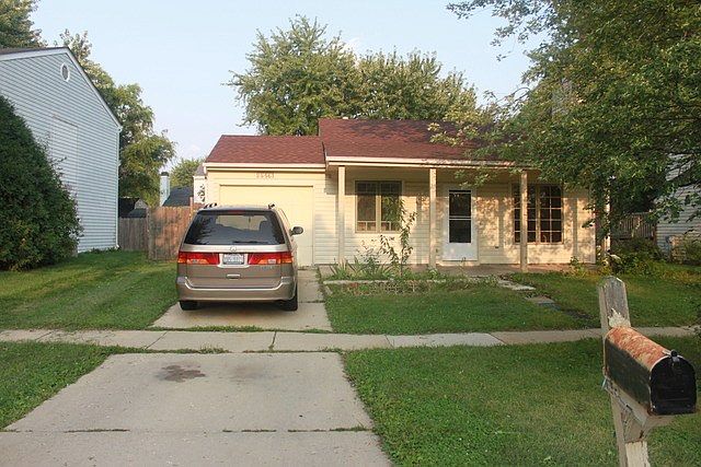 1st image of 2S563 Continental Dr