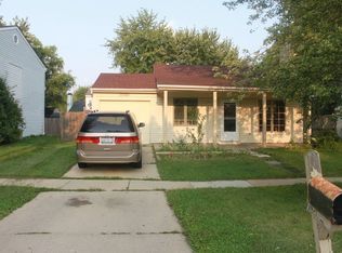 2S563 Continental Dr, Warrenville, IL 60555
