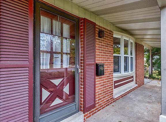 2nd image of 9408 Grandview Dr