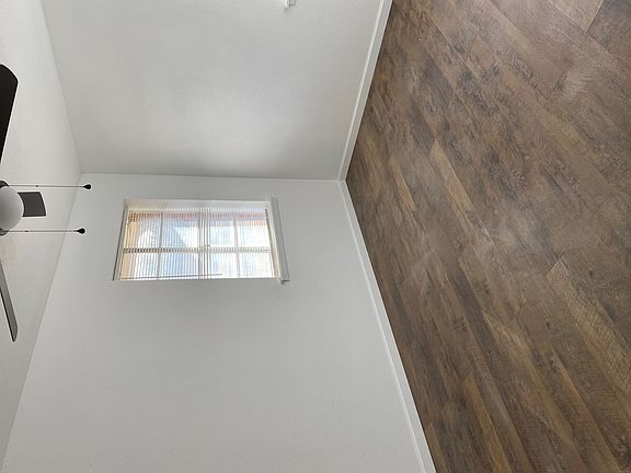 4th image of 3114 W Kansas Ave