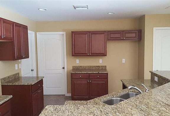 4th image of 1220 Eclat St E