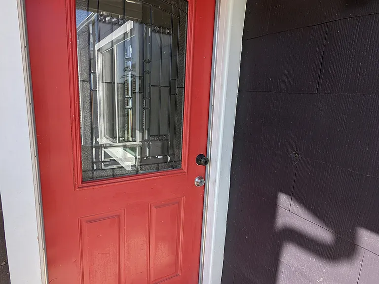 207 Benson Ave — Photo 2