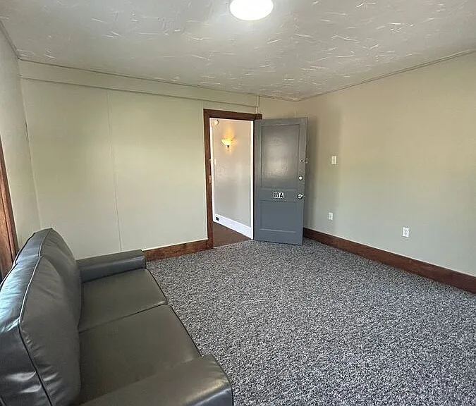 14-18 Penn Ave #A — Photo 5