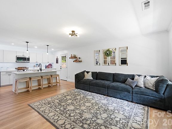 5th image of 3673 Dockside Ln