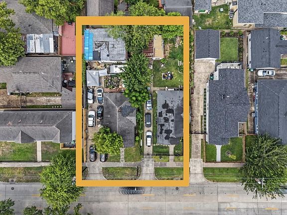 3rd image of 1811 And 1815 Studewood St