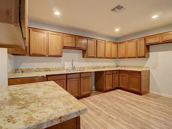 3rd image of 4512 N 69th Dr